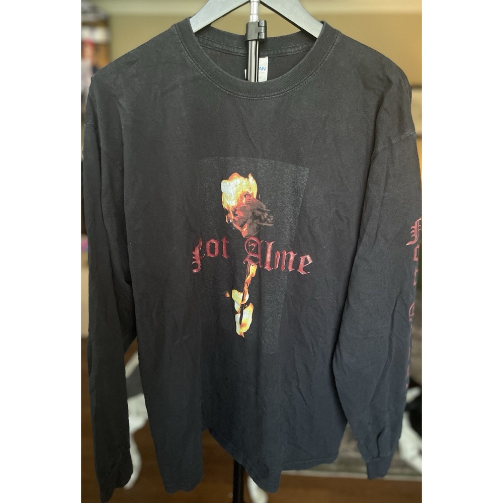 Not Alone Men's Graphic T Shirt Long Sleeve Crew Neck Black Large Gildan EUC